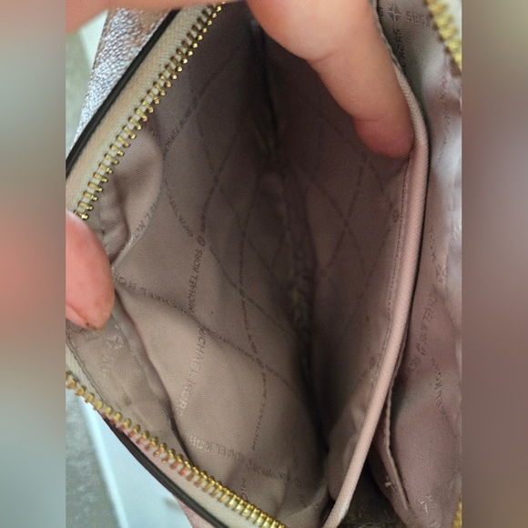 Michael Kors Jet Set Logo Gray and Pink Crossbody Bag EUC - Picture 11 of 11